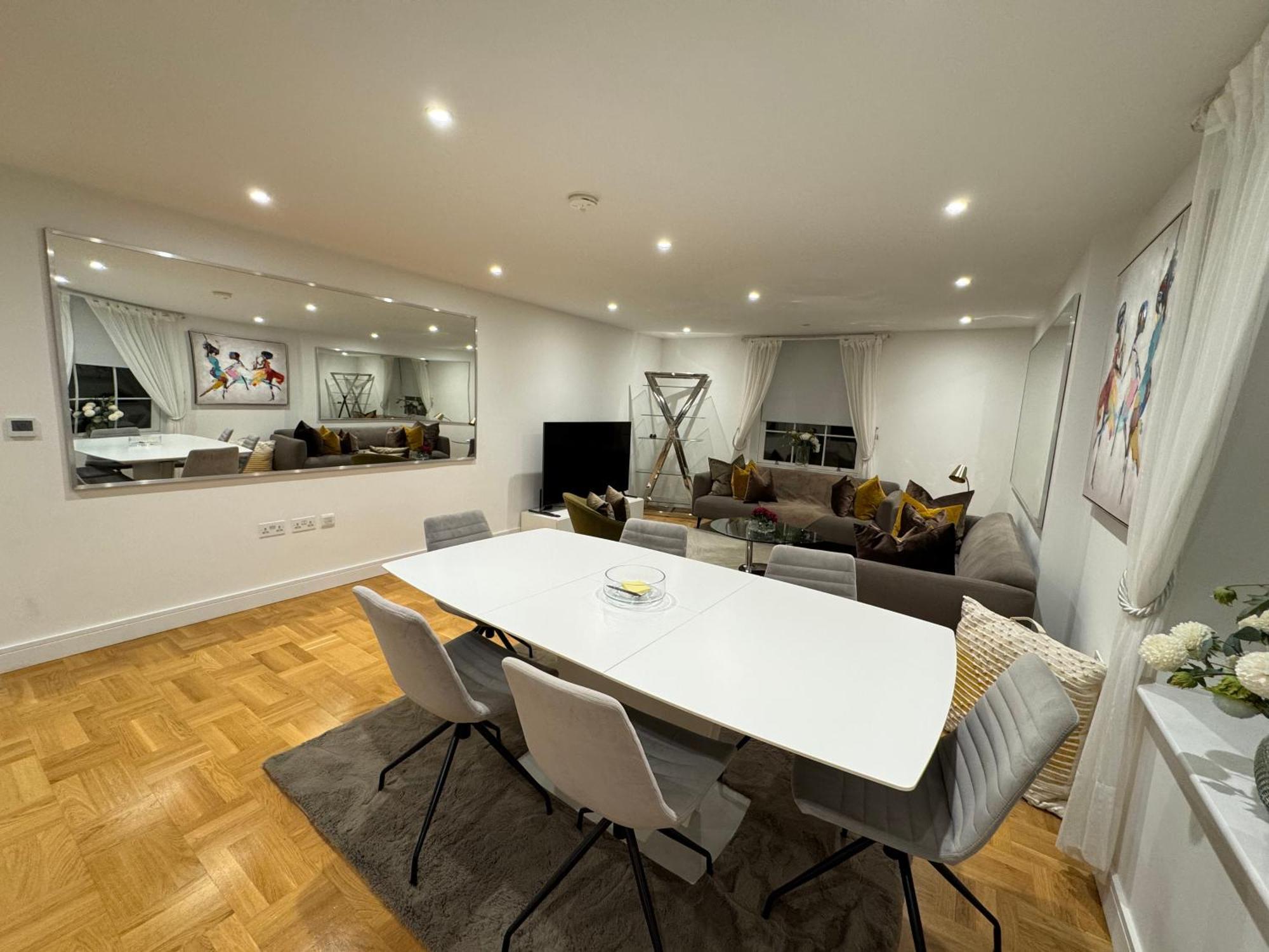 High Deluxe Standard Flat For 6 People In The Heart Of Appartamento