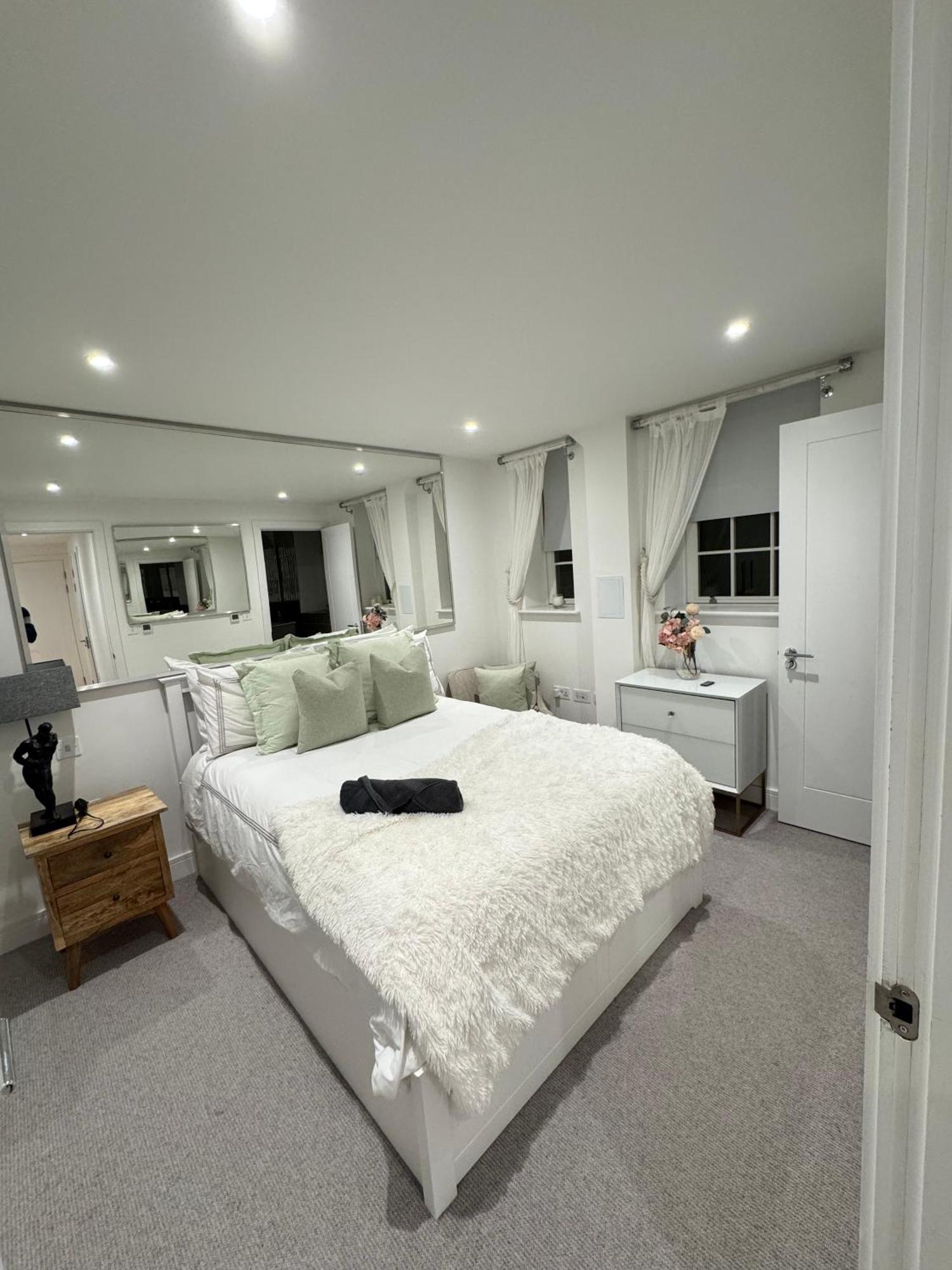 High Deluxe Standard Flat For 6 People In The Heart Of Appartamento